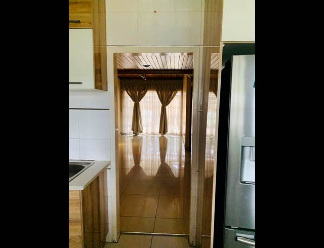 4 BEDROOM HOUSE FOR SALE IN BENMORE GARDENS